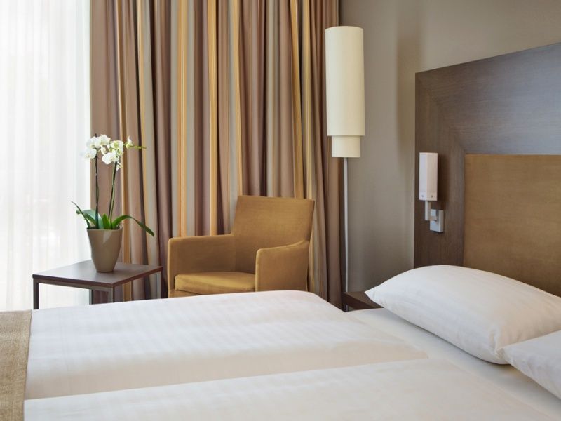 Intercityhotel 4*